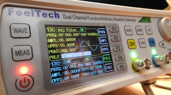 Feeltech Waveform Generator