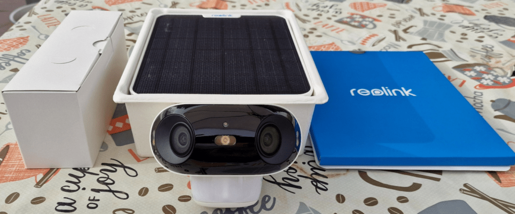 Unboxing the Reolink Argus 4 + solar panel package