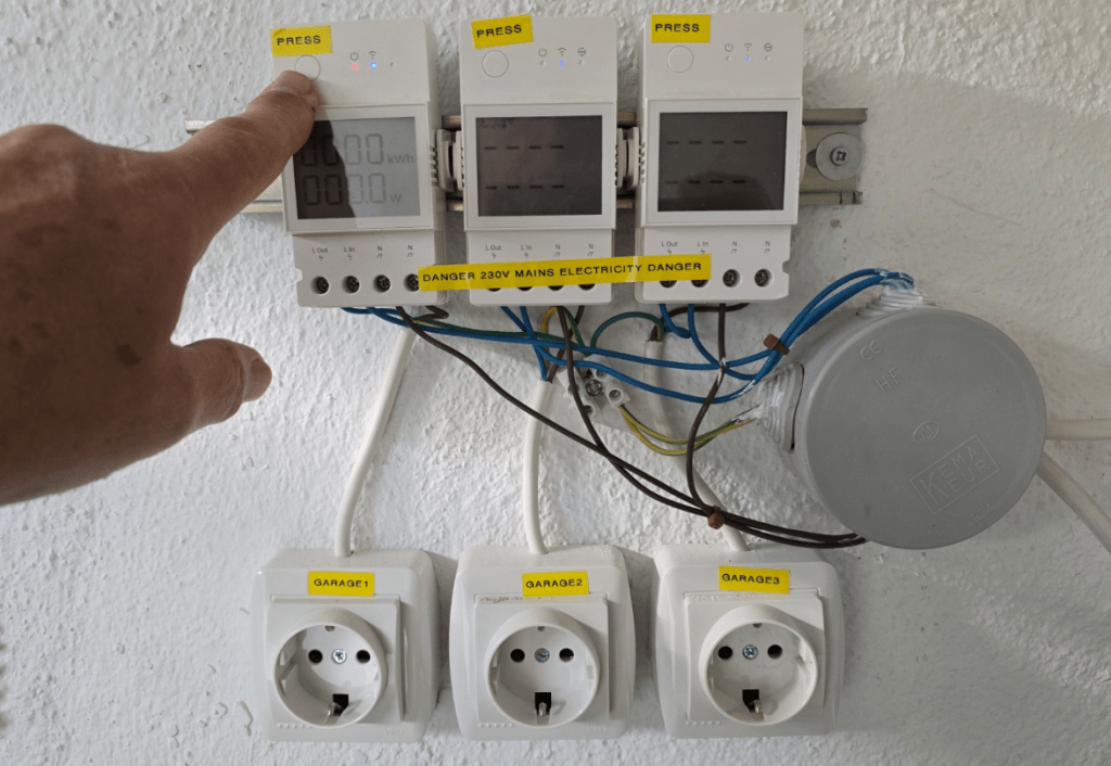 Garage sockets using Sonoff power controllers